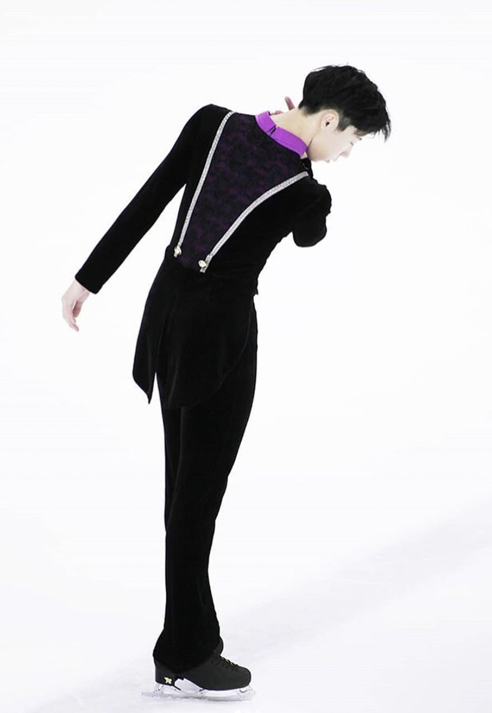 이시형 뒷모습 블랙