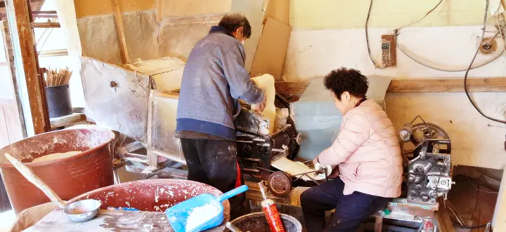 김영철의 동네 한 바퀴 50년 국수공장 부부 택배 전화 주문 태양 건조 국수 맛집 전북 임실 맛집 소개