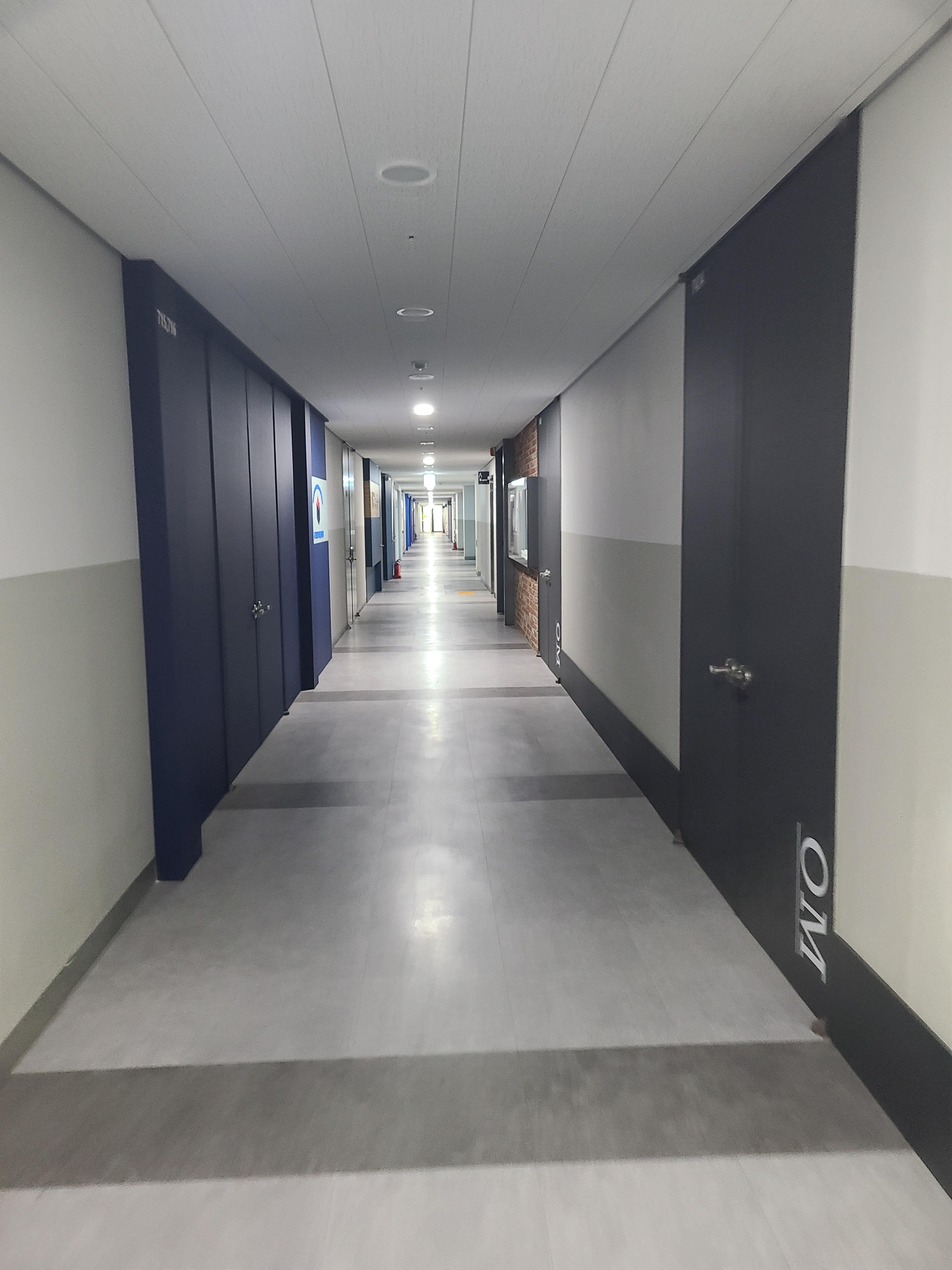 안양아이에스비즈타워 섹션오피스15