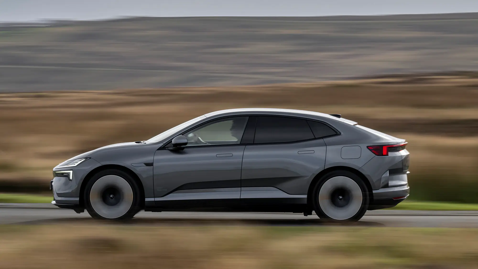 폴스타 폴스타 4