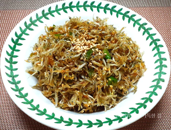 멸치의-칼슘-흡수를-돕는-청양고추-멸치볶음-완성-모습