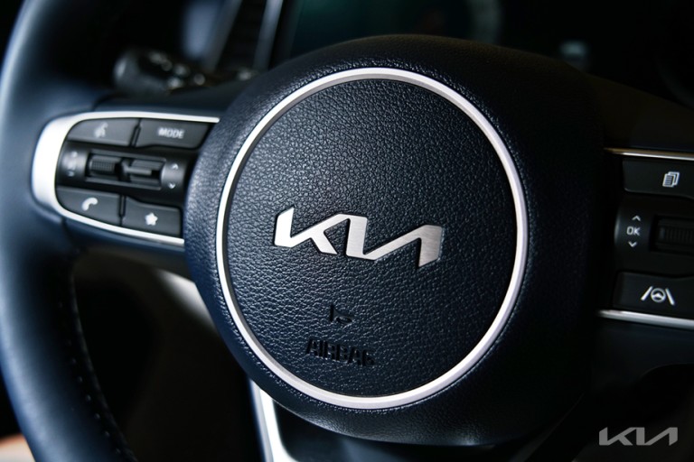 기아 자동차 핸들