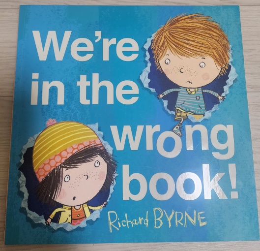 『We're in the Wrong Book!』 책 표지 사진