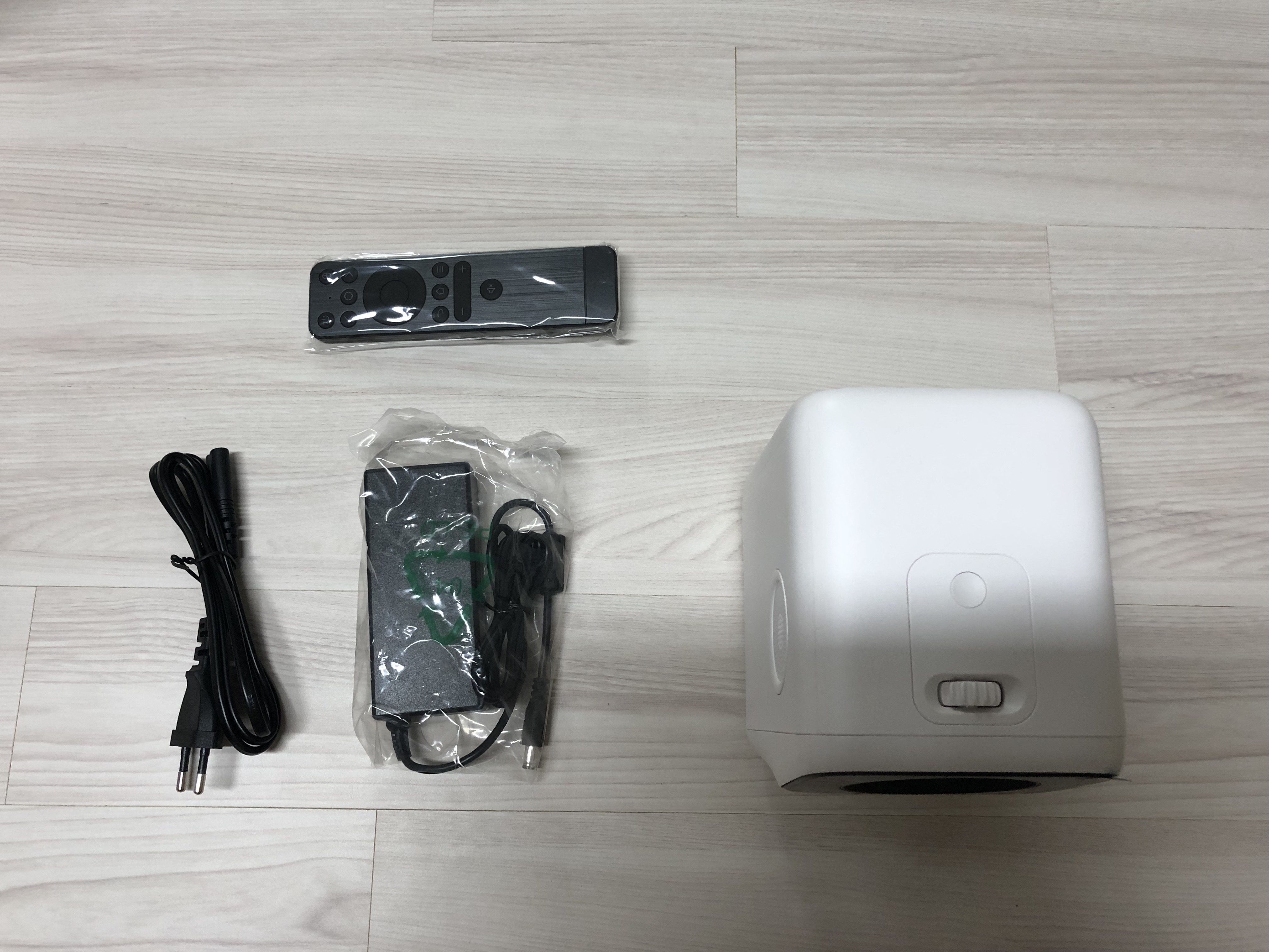 샤오미 스마트 미니 빔프로젝터 WANBO T2 MAX 리뷰 - 구성품