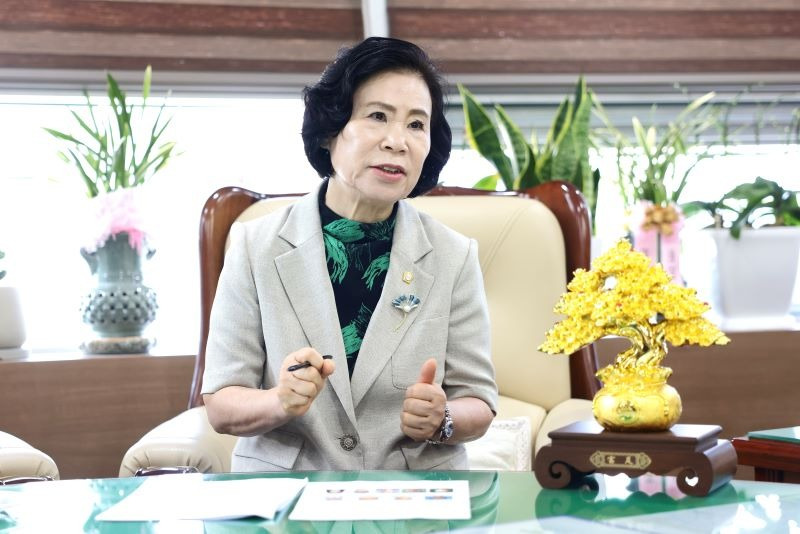 김행금 천안시의회 의장 출판 기념회 논란