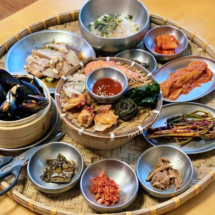 서민갑부 부산 기장 압력솥 전복죽 11첩 반찬 광주리 한상 파는 연 매출 45억 원 슈퍼 리치 갑부 방송 정보