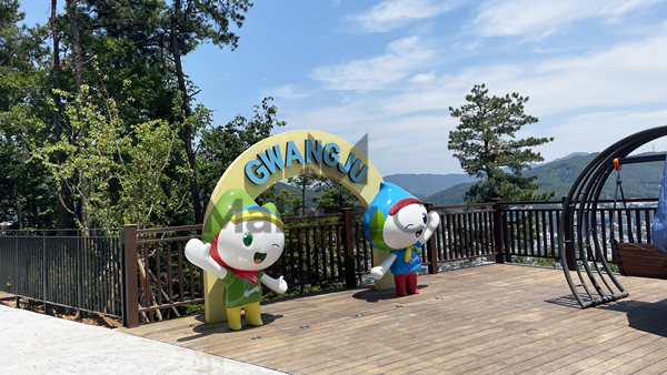 마롱컴퍼니 조형물 3