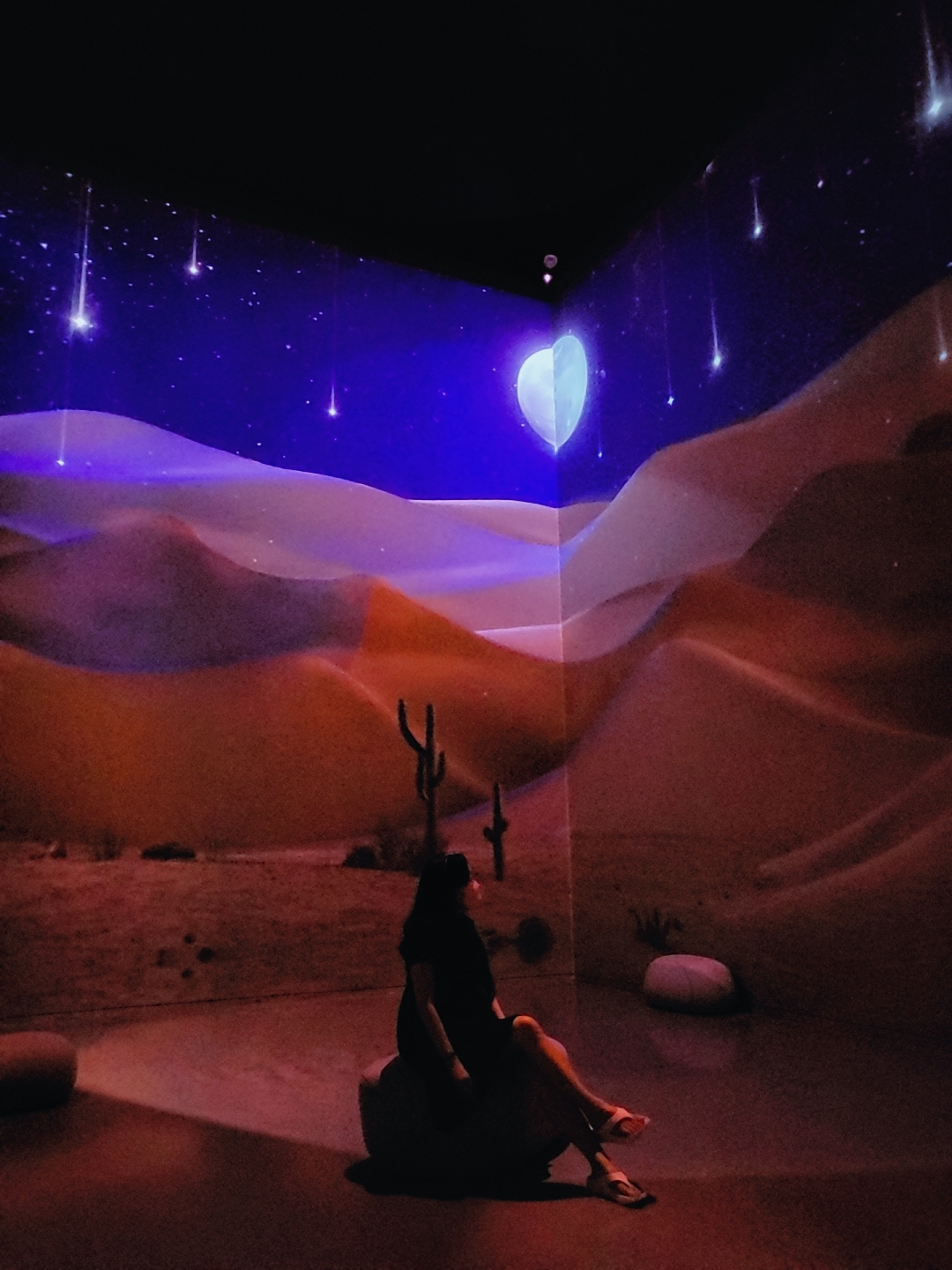 여수파빌리온 녹테마라 전시관 안에서