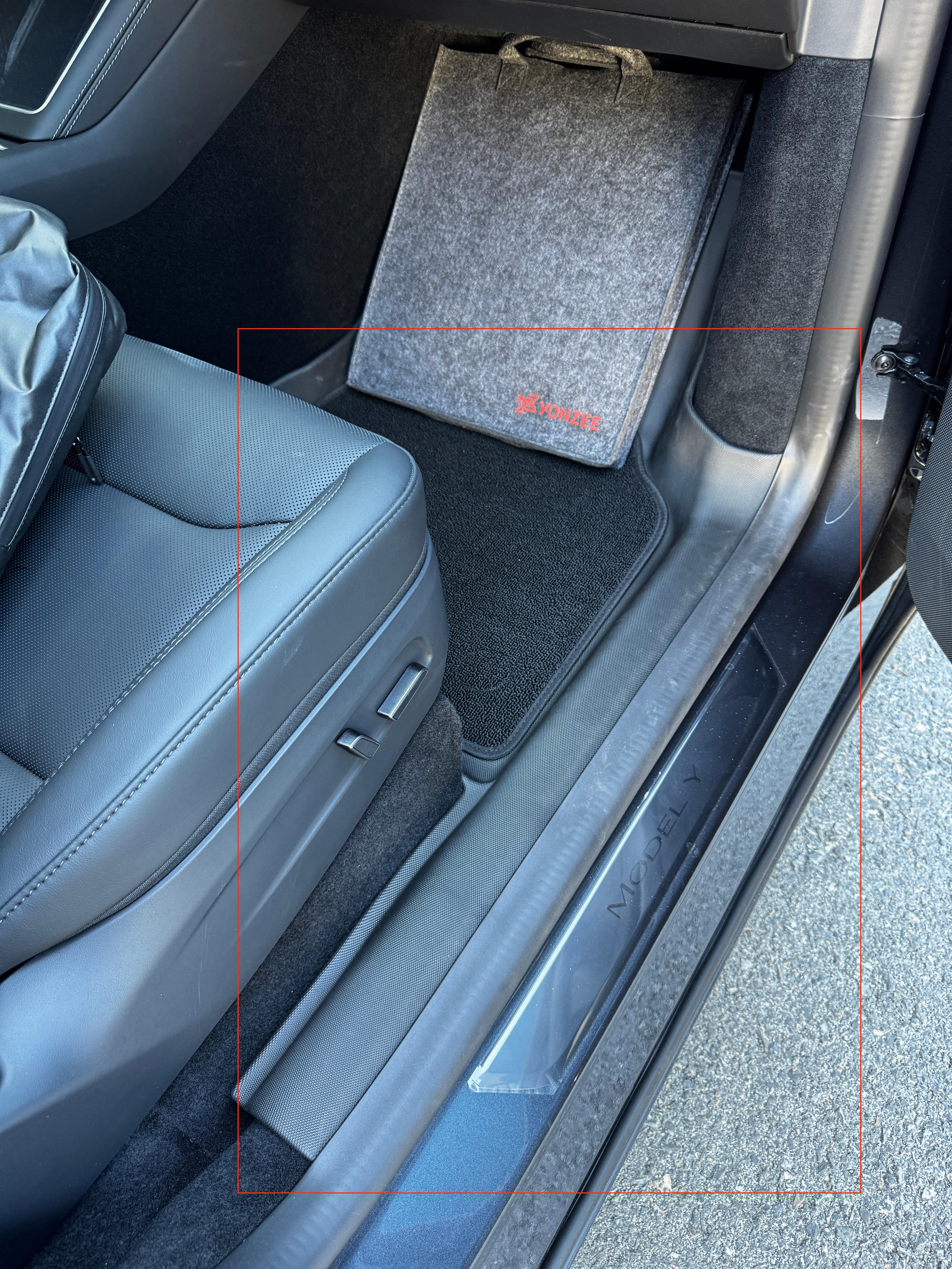 테슬라 발매트 이미지