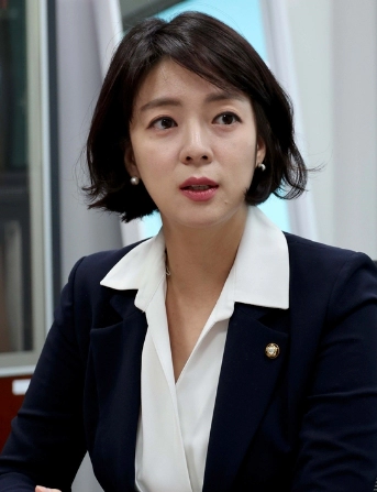 배현진 국회의원 프로필 나이 고향 학력 재산