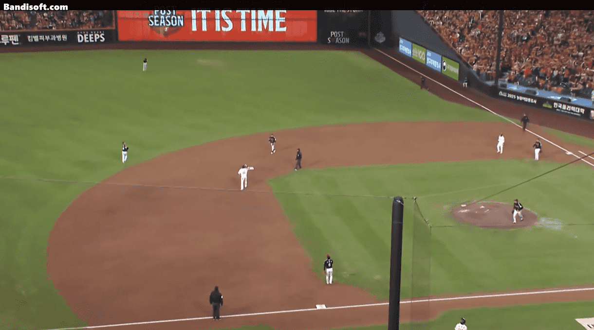 2025년 한국시리즈 LG 한화 오지환 고의낙구 논란