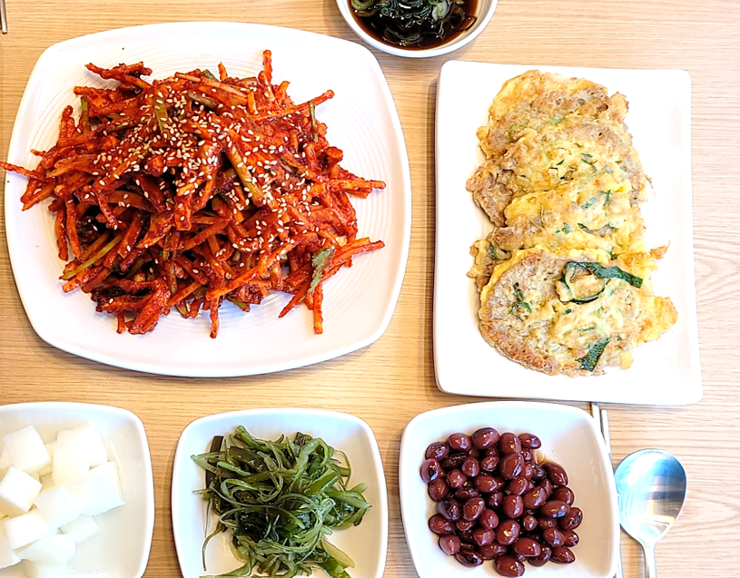 호남무침회 육전세트 한 상 차림