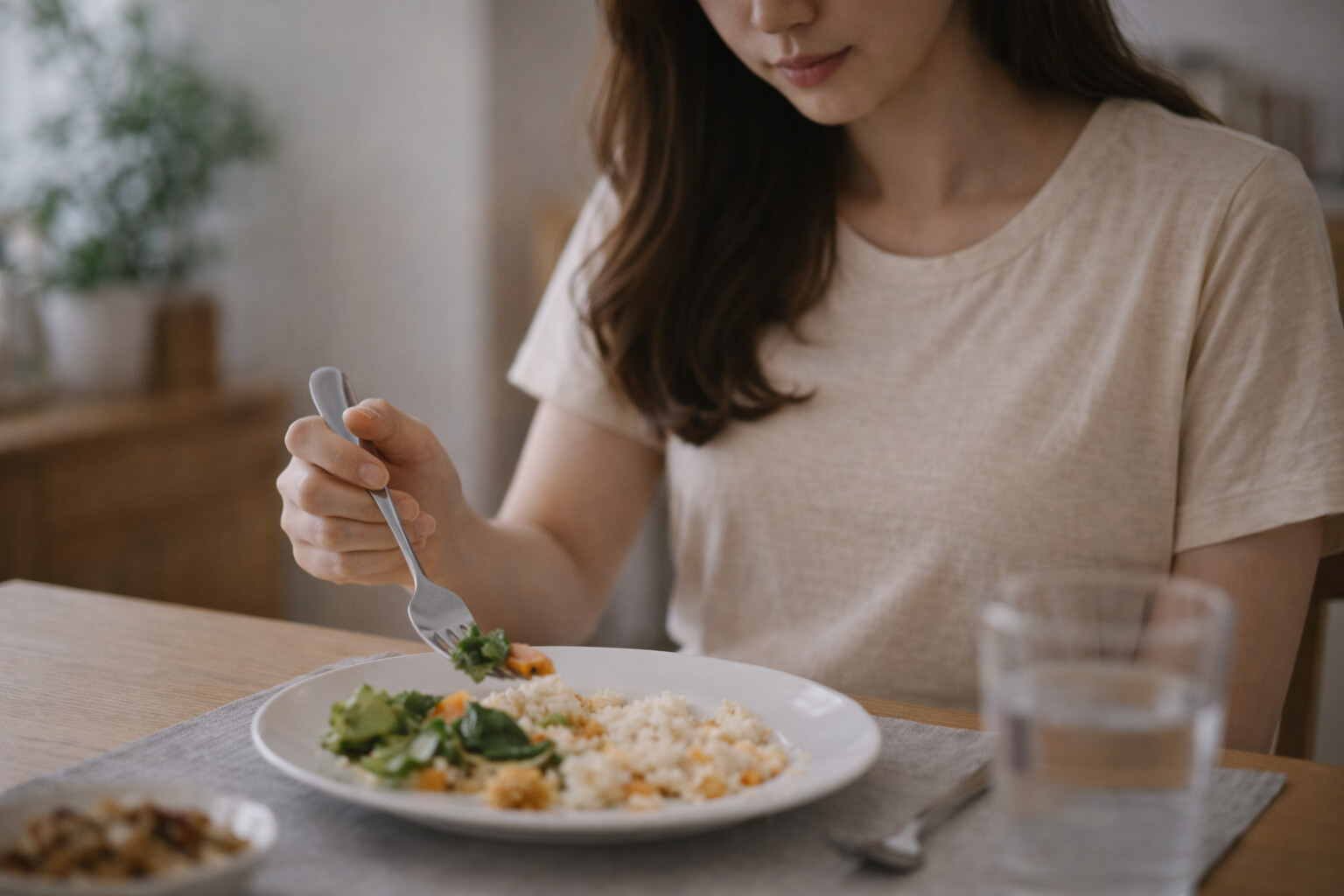 식사량은 같은데 속이 빨리 차는 이유&amp;#44; 지금 확인해야 하는 이유