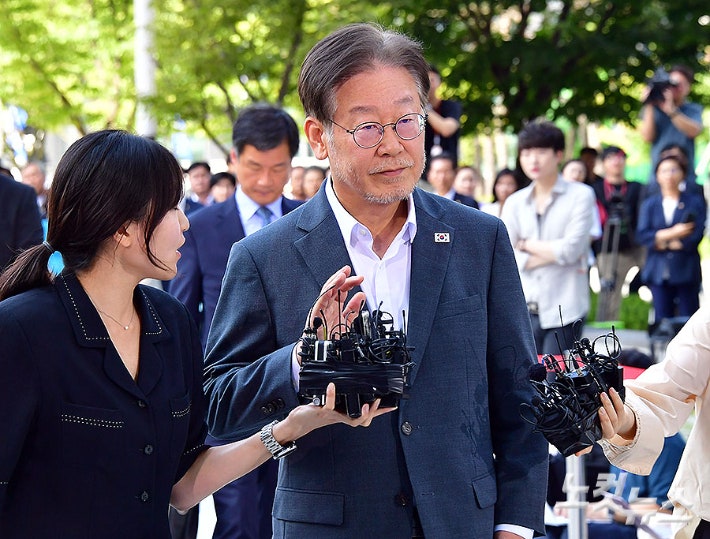노조의 '책임&middot;소통&middot;사과' 촉구, 카카오 경영진과의 갈