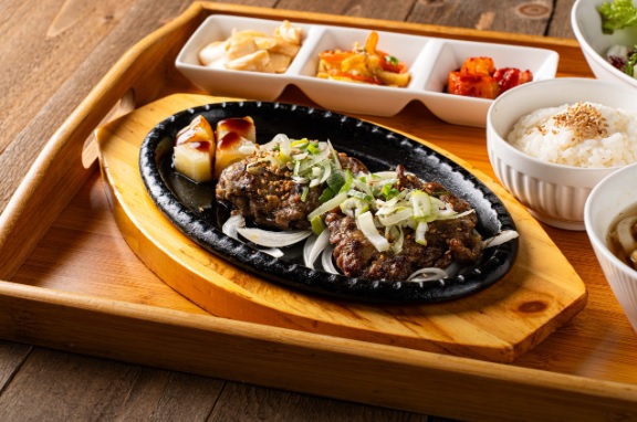 생생정보 믿고 떠나는 스타의 고장 가수 박남정 경남 한안 한식 맛집 탐밀