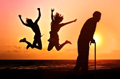 노후 대비가 되는 직업 vs. 그렇지 않은 직업: 60세 이후에도 지속할 수 있는 직업은?