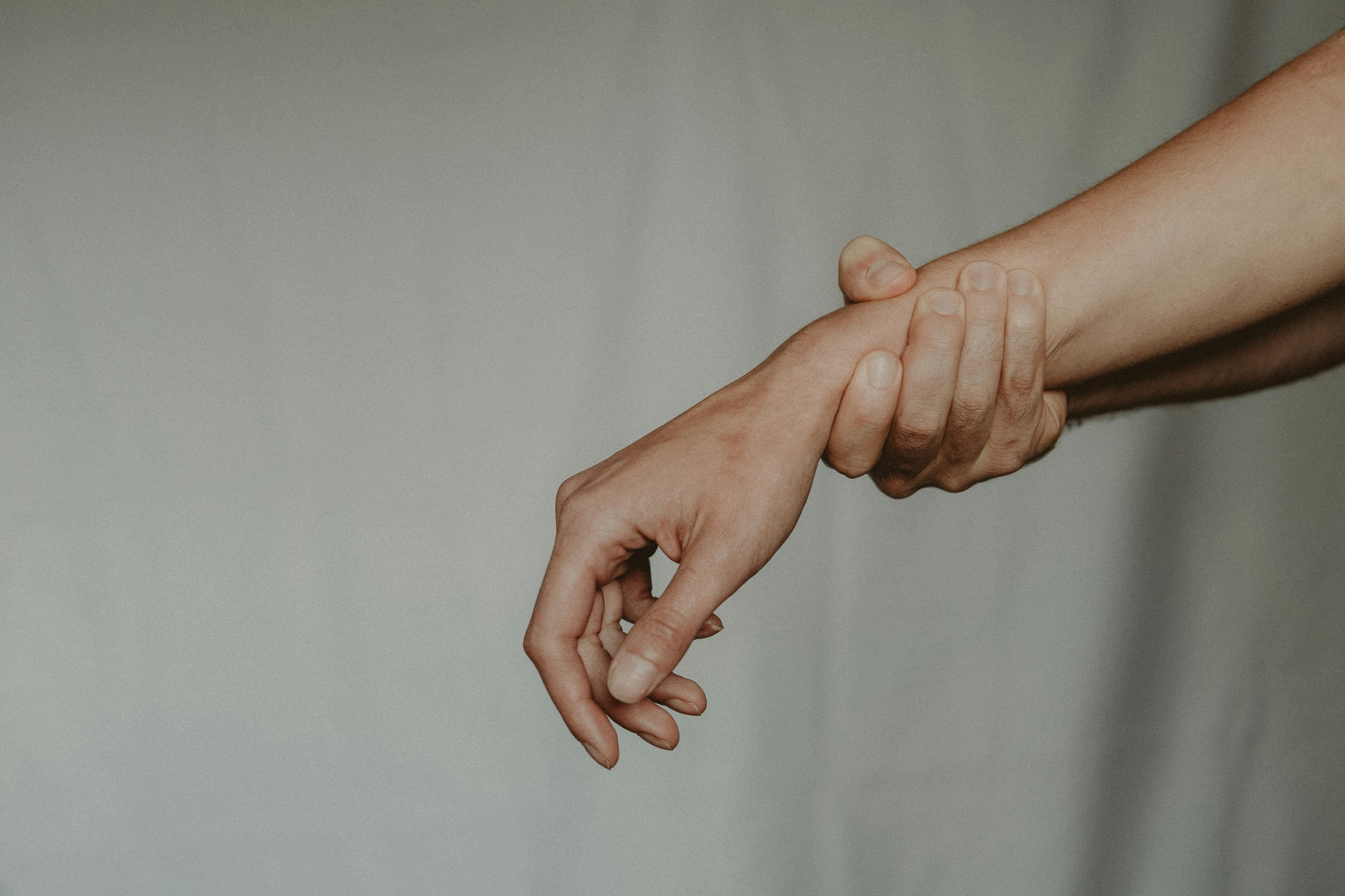 50대 손저림, 병원에서 어떤 검사 받나요? 비용까지 한눈에 정리