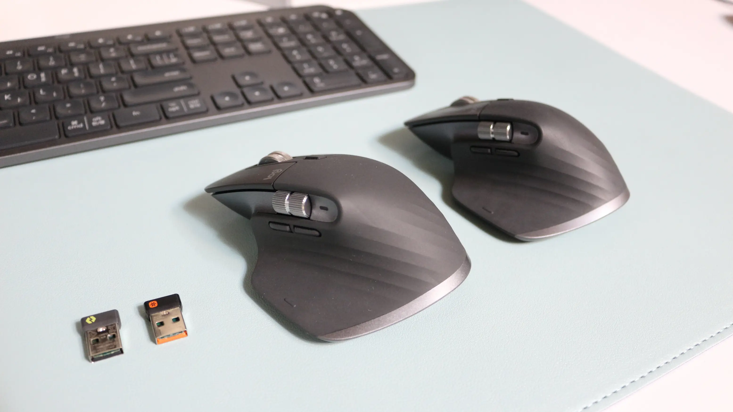 MX MASTER 3S와 MX MASTER 3 사진