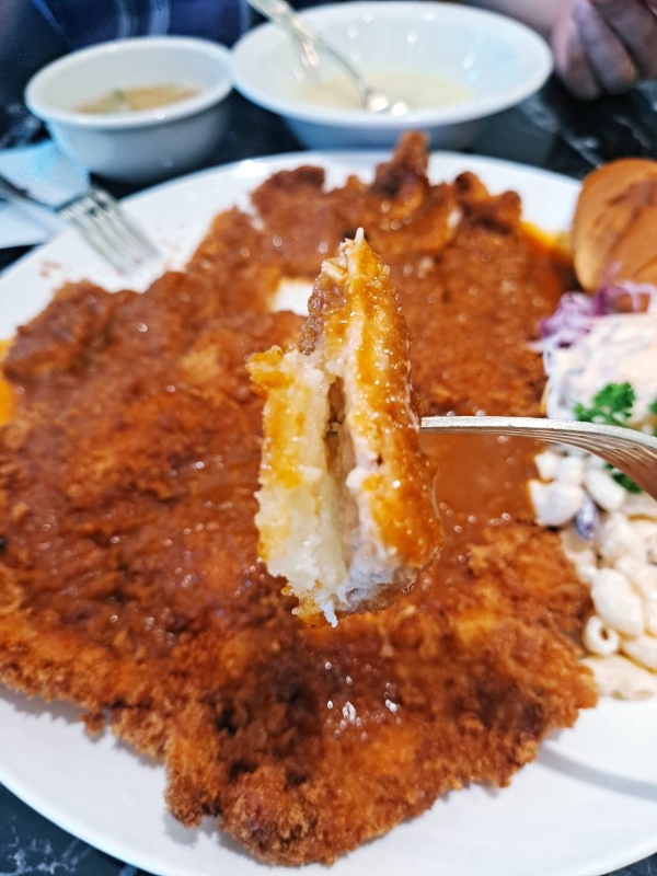 쯔왕 돈까스 한조각