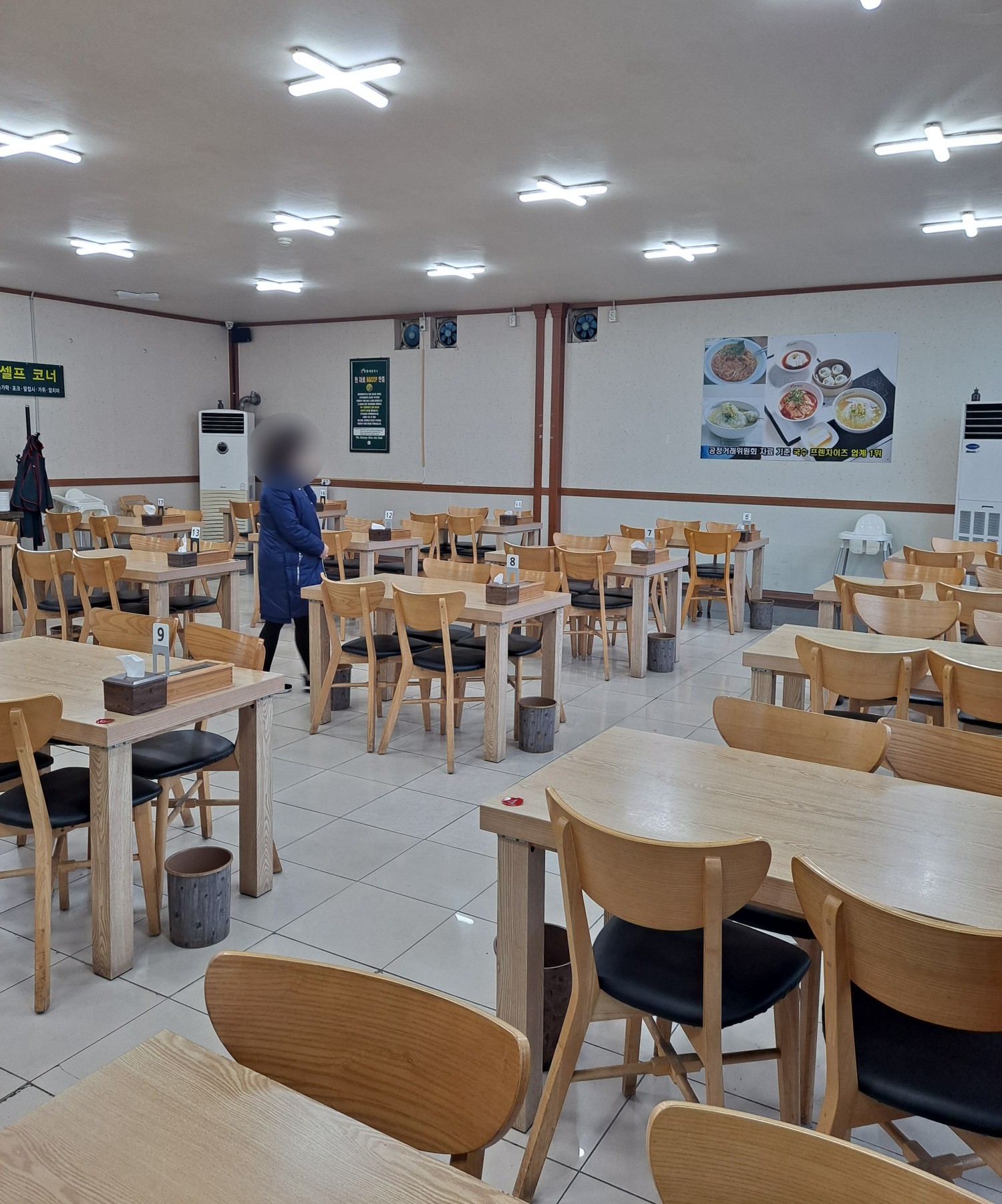 망향비빔국수 검단점 내부