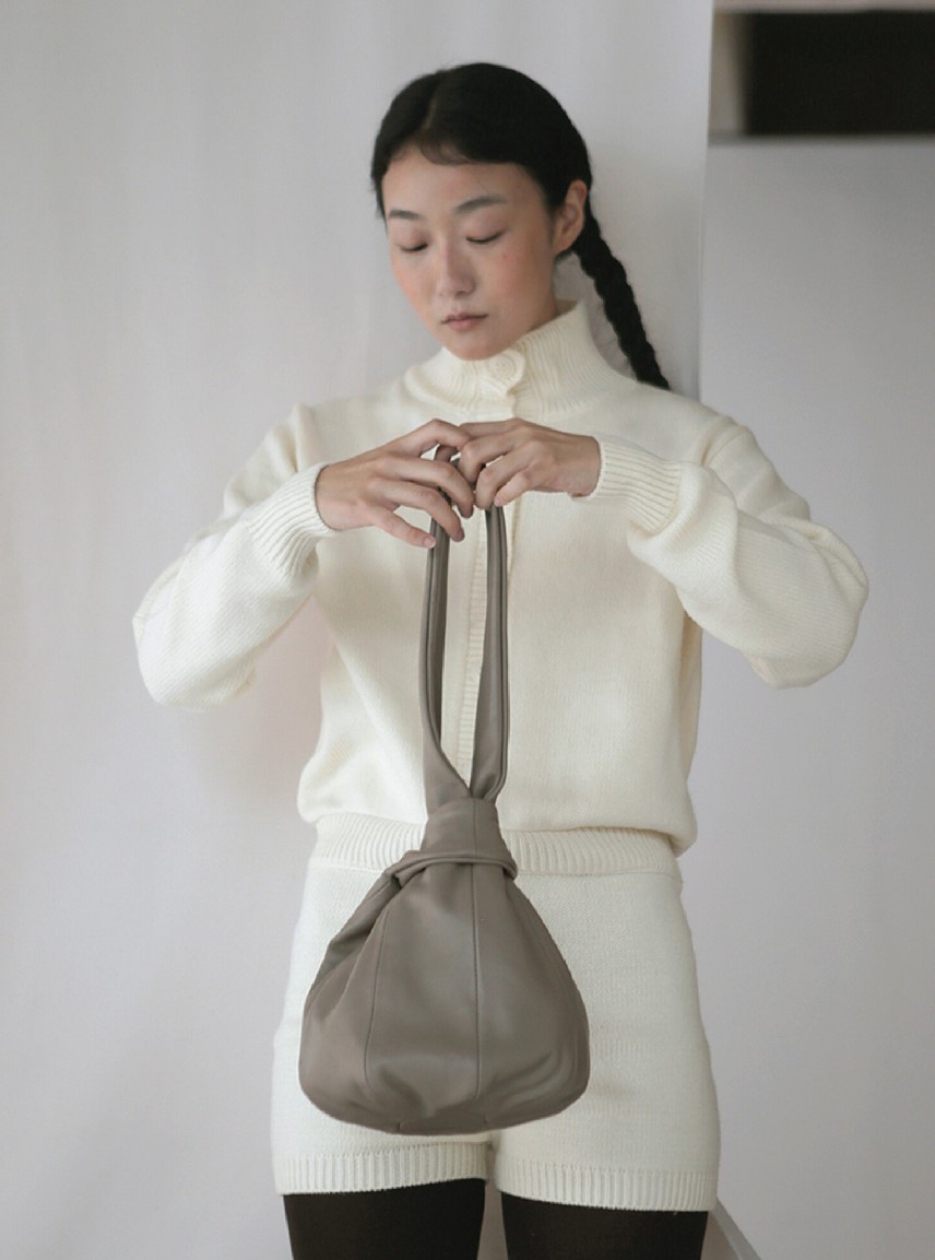 유르트 피그백 무화과백 토프 모델 착용샷