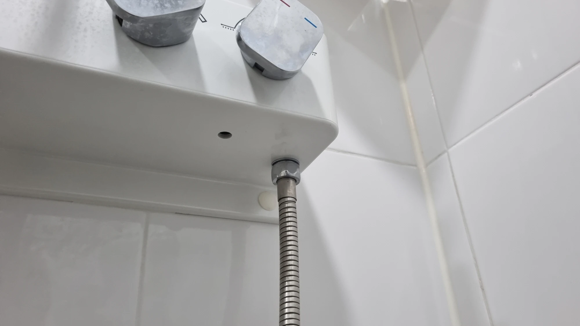 해바라기 수전 샤워기 호스 연결 부위