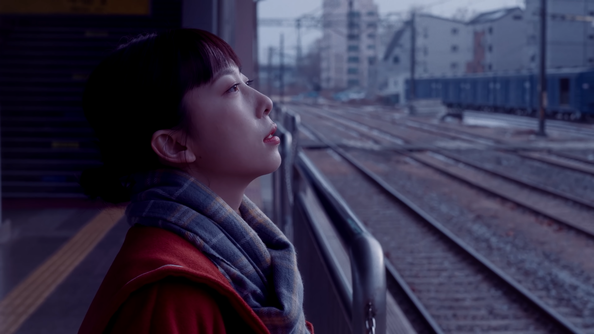 새벽 분위기의 차가운 화이트 밸런스