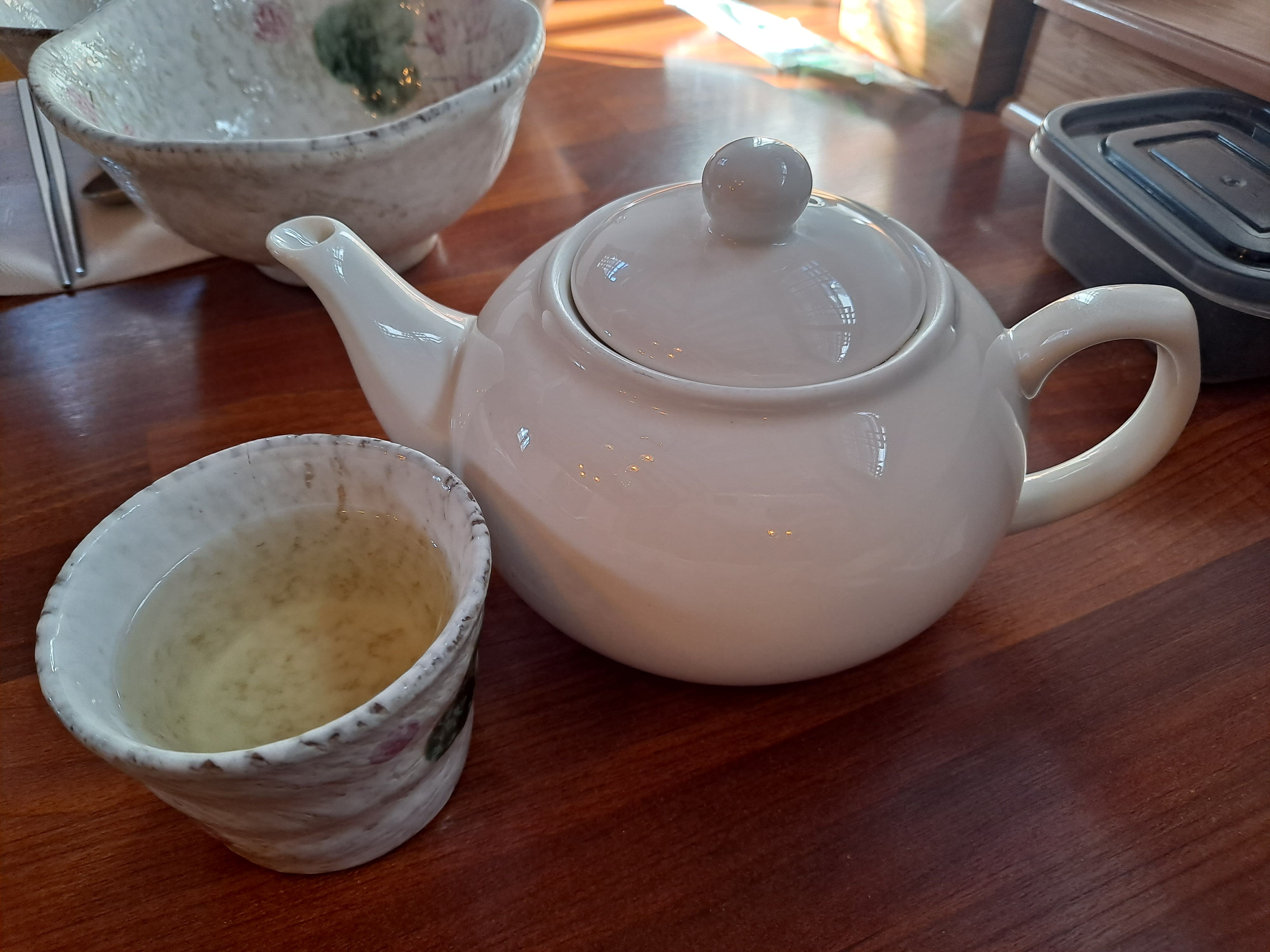 인사동-정선할매-주전자에-물