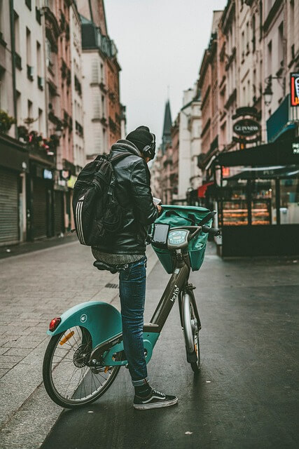 50대 남성을 위한 혼자여행 안전가이드