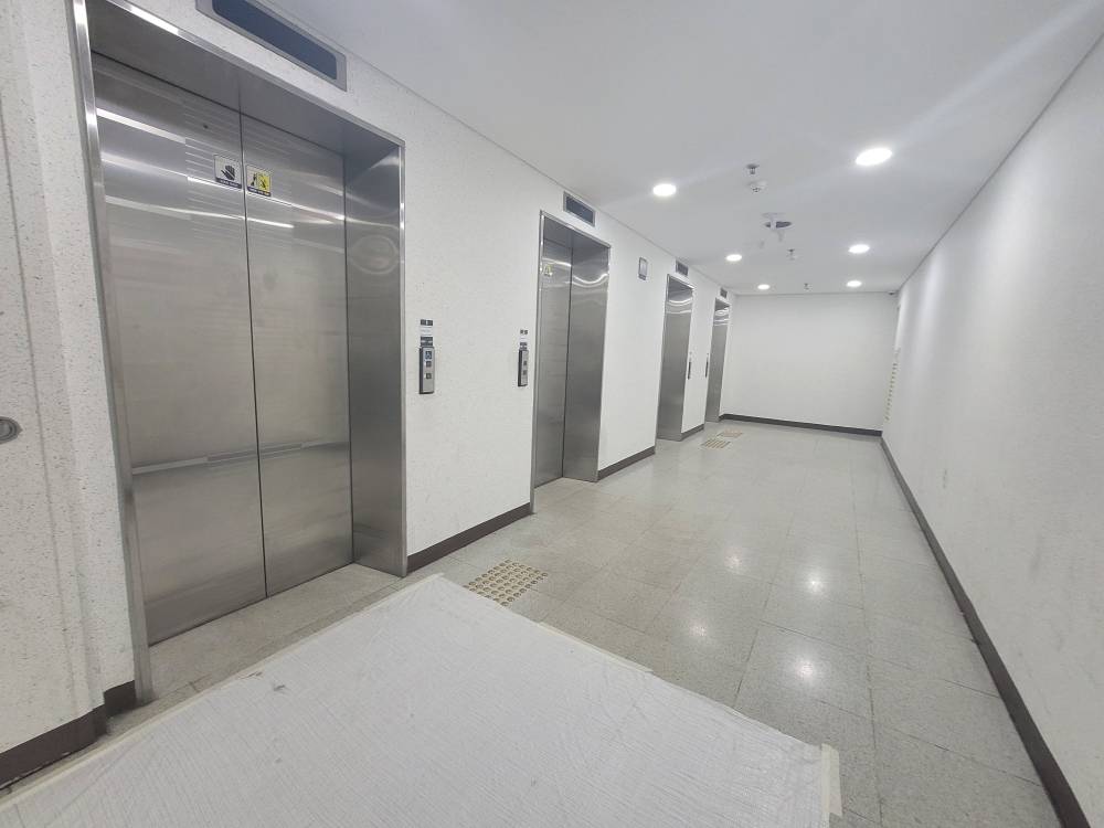 역삼 디오슈페리움 엘리베이터 홀