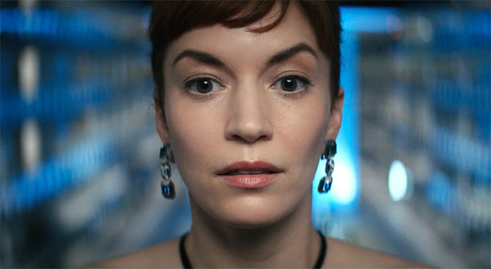 화려한-장소에서-깨어난-헬리