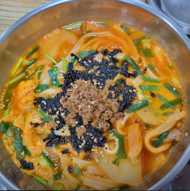 까치장칼국수 대표 메뉴