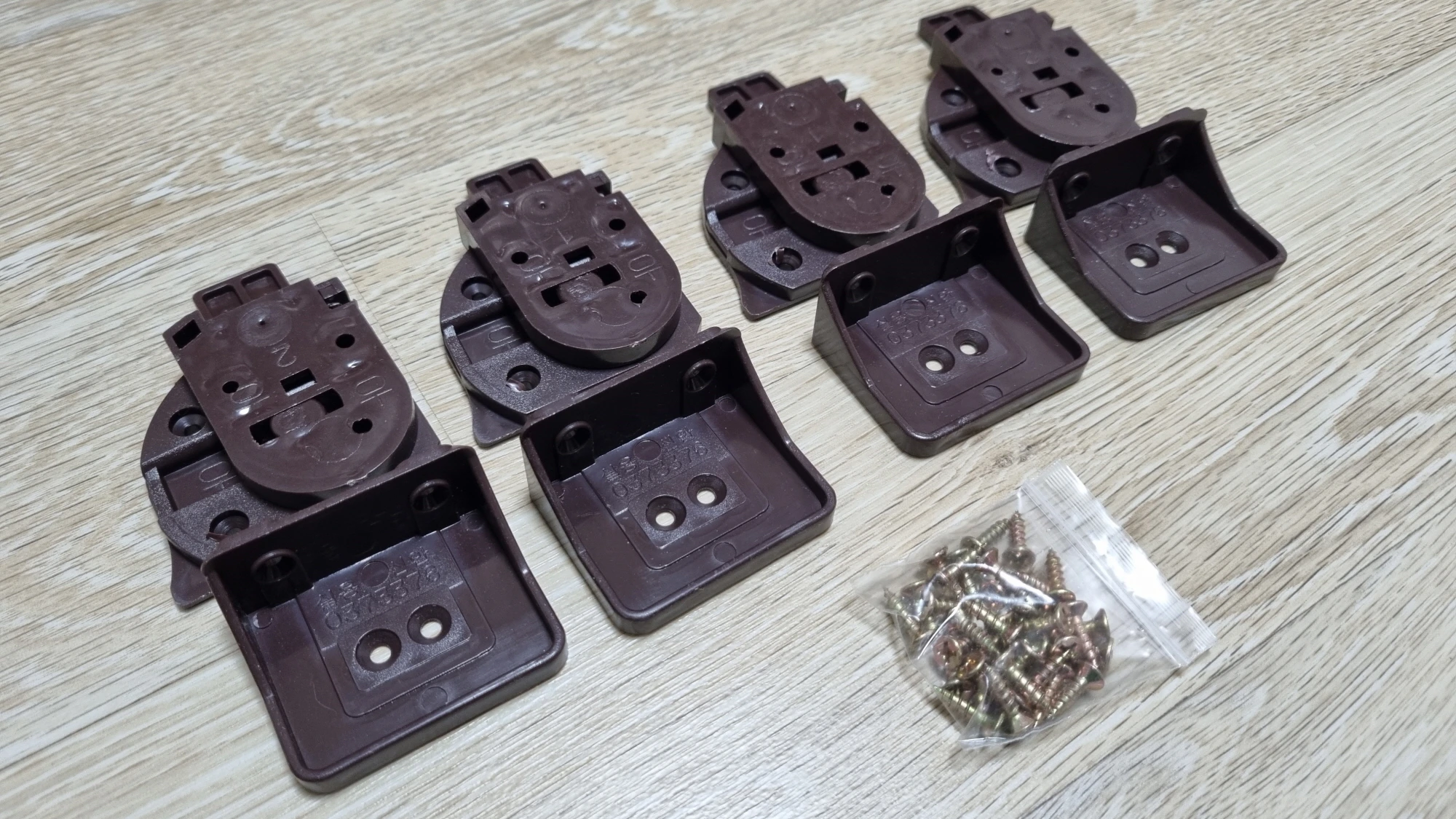 상다리 고정 부품 모습