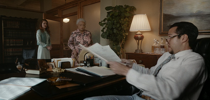 백인-정치인을-찾아온-흑인-할머니