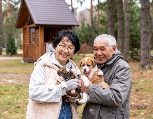 국립자연휴양림에서 쉬는 사람들 모습