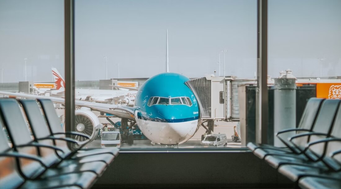 공항에서 보는 비행기