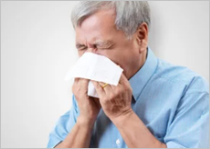 코막힘으로 힘들어하는 사람들