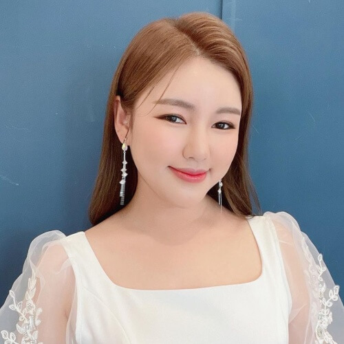 송가인 앞모습