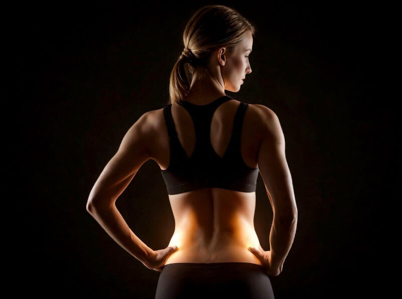 에어로빅 옷을 입고 있는 여성의 뒷모습