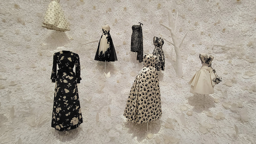 디올 정원 이미지1 출처 디자인DB