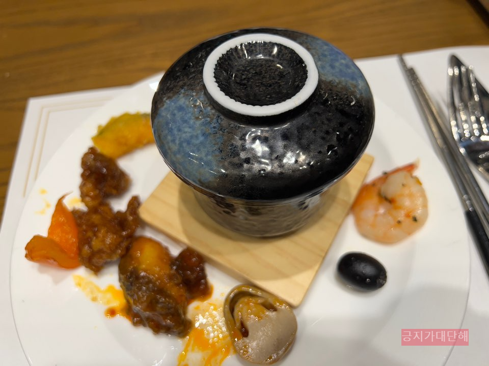 불도장과-음식들