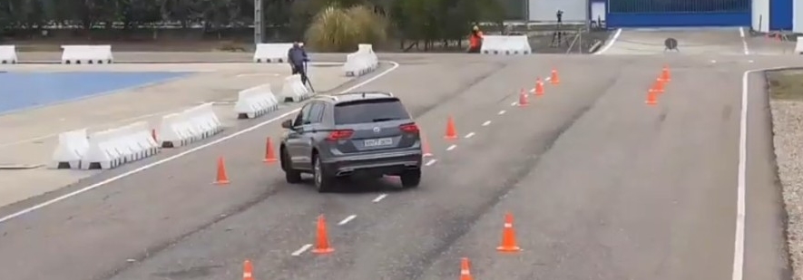 자동차 슬라럼 테스트