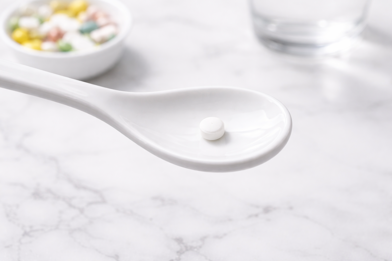 알약을 삼키기 힘든 치매 환자를 위한 복약 보조 방법