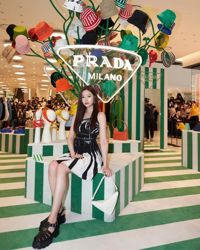 김민주 프라다 트로피코 팝업 스토어