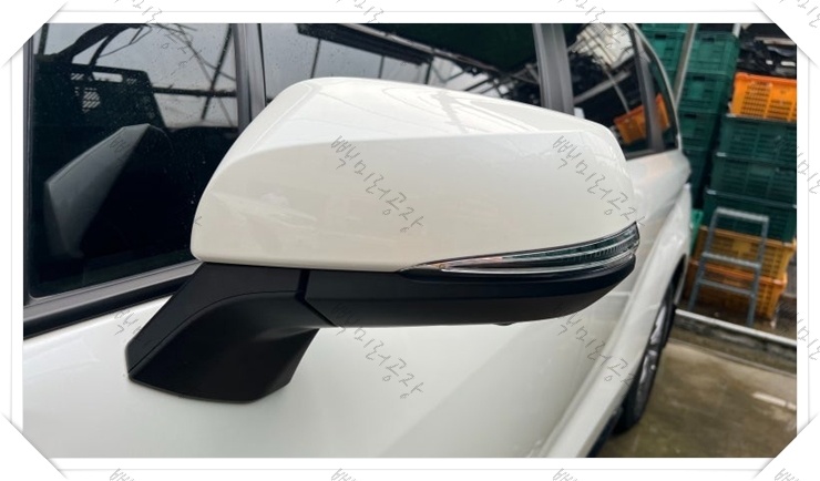 토요타 시에나 사이드미러 깜빡이 거울 테두리 부분 수리 후