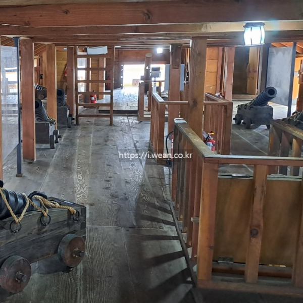 거북선 내부 모습 입니다.