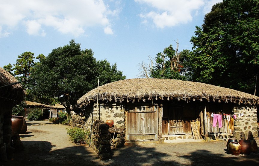 제주 돌담 마을과 전통 가옥 탐방