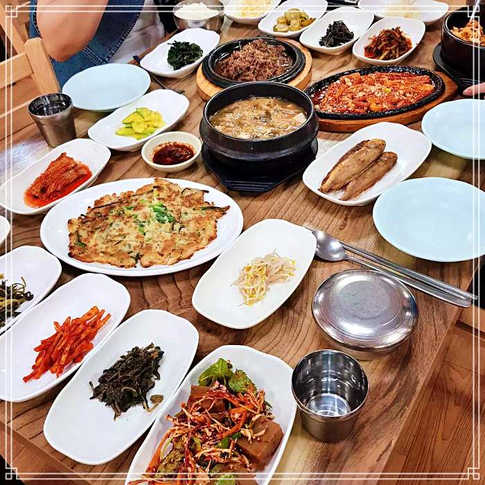 단양 구인사 맛집 10가지 넘는 밑반찬, 불고기, 버섯전골