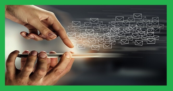 메일-보내는-손