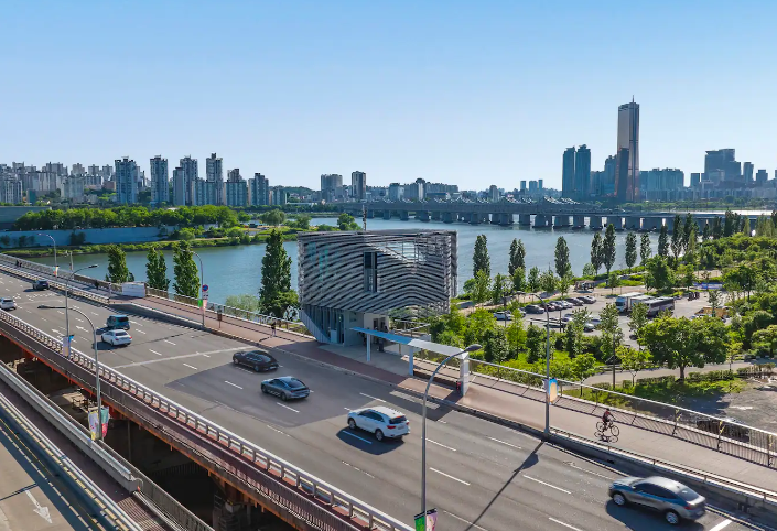 한강대교 호텔 스카이 스위트 한강브릿지 외관